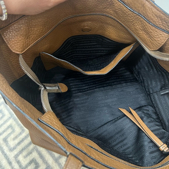 Prada Vitello Phenix Grain Leather Tan Large Shopping Tote Bag in Cannella Brown - Picture 7 of 9